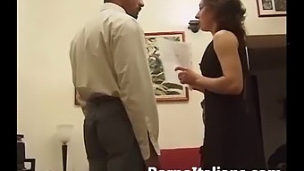 אישה נחשקת מתפנקת בתענוג איטלקי עם גבר אחר