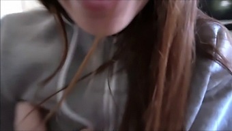 חברה קטנה אלכס אדמס מזדיינת לפני חדר כושר ב-Hd